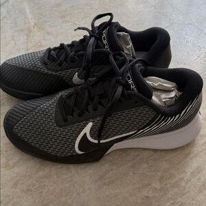 Women’s Vapor Pro Black & White TENNIS Shoes 8.5